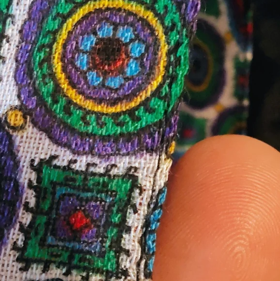 Elegant Multicolor Patterned Scarf - Picture 5 of 9